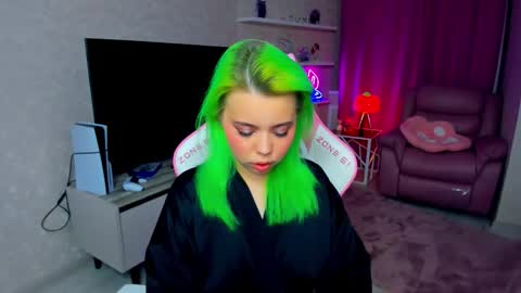 Roxy online show from October 14, 7:06 pm