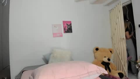 Caro   online show from June 26, 4:40 am
