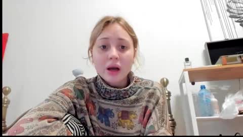 Blonde and Brunette or Ashley and Ellis online show from November 5, 8:16 am