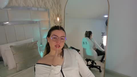 DAHLIA online show from September 17, 9:29 pm