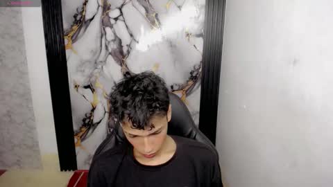 im_david01 online show from December 18, 2:56 pm