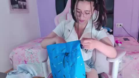Eliza online show from June 12, 5:01 pm