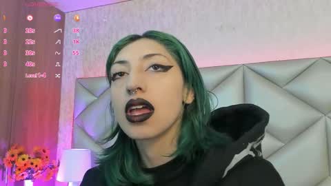  Im Gaia online show from December 2, 12:36 pm