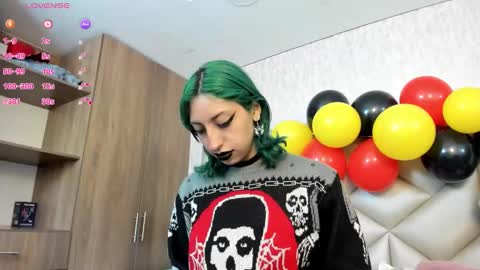  Im Gaia online show from September 26, 12:57 pm