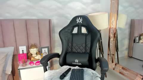 im_genesis online show from October 22, 9:38 pm