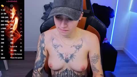 Laia online show from November 2, 9:37 pm