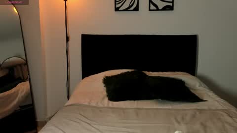 im_maitee online show from August 4, 2:29 am