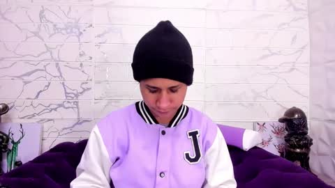 im_milan_rs online show from February 10, 7:04 am