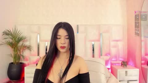 Snapshot of im_nika_ chatting on October 22, 12:18 pm Nika online show from October 22, 12:18 pm