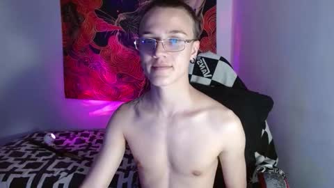 Snapshot of im_oliverpark chatting on October 22, 1:53 am Oliver P online show from October 22, 1:53 am