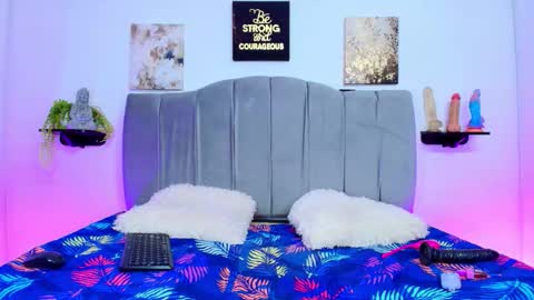 im_riley_ online show from October 3, 11:02 pm