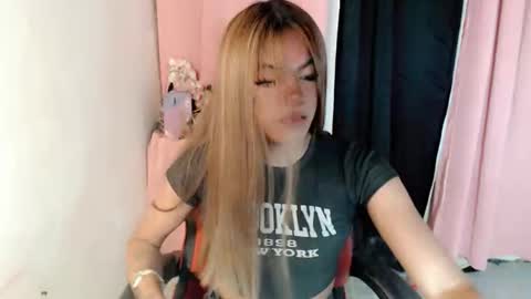 im_yourfairyannaxx online show from February 15, 5:10 am