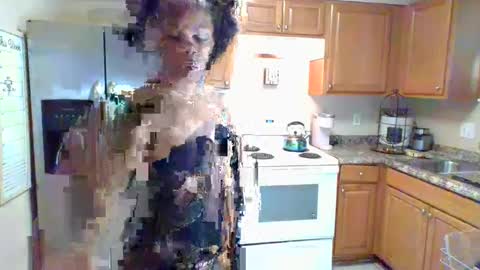 iman_love online show from December 7, 6:10 pm