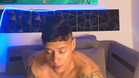 Snapshot of imconor chatting on January 15, 2:06 am imconor online show from January 15, 2:06 am