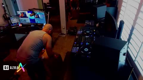 DJ Azra online show from December 19, 4:35 pm