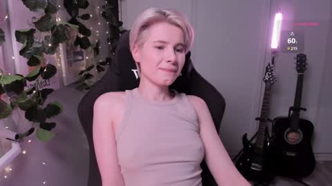 Snapshot of imnotmia chatting on February 3, 1:08 pm Mia online show from February 3, 1:08 pm