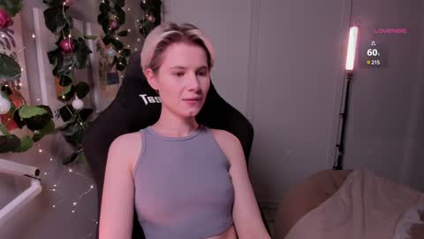 Snapshot of imnotmia chatting on January 8, 8:18 pm Mia online show from January 8, 8:18 pm