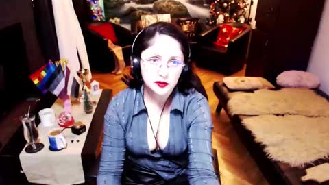 Empress online show from December 17, 12:06 am