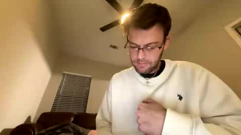 imshyguy32111 online show from November 29, 9:50 am