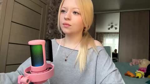 Lola online show from February 28, 9:13 am