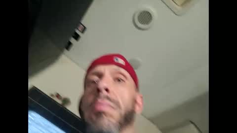 incrediblejmo3 online show from April 3, 5:20 pm