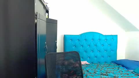 incubus_couple1 online show from January 12, 7:42 pm