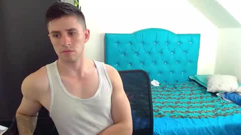 incubus_couple1 online show from February 14, 11:53 pm