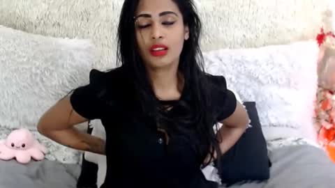 Jazmin online show from April 25, 2:36 pm