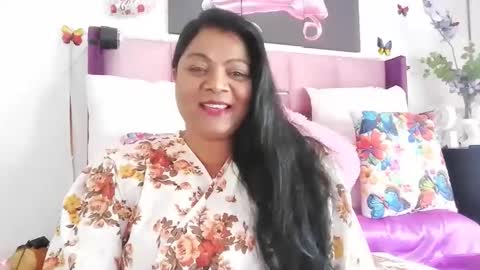 Snapshot of indiandelia chatting on February 26, 1:11 pm indiandelia online show from February 26, 1:11 pm