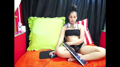 indianmaxine07 online show from January 12, 4:03 pm