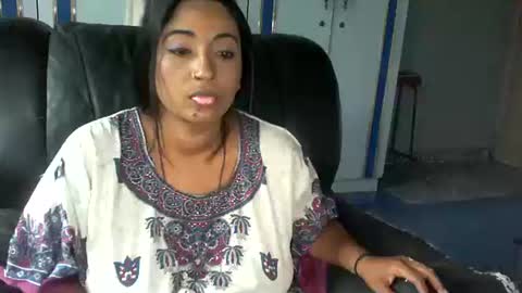 Indianpalgal69 online show from December 6, 1:27 pm