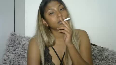 indianqtpie6 online show from September 21, 6:34 pm