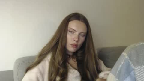 Snapshot of infinitiq45 chatting on October 18, 5:39 pm Sweet girl online show from October 18, 5:39 pm