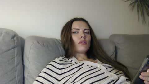 Snapshot of infinitiq45 chatting on January 22, 9:54 pm Sweet girl online show from January 22, 9:54 pm