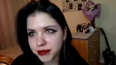 Mia online show from April 19, 2:29 pm