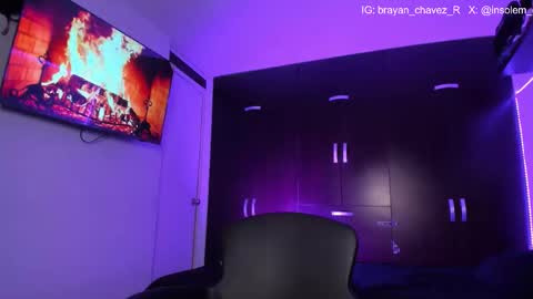 Snapshot of insolemnia chatting on October 15, 5:32 am Brayan Chavez online show from October 15, 5:32 am