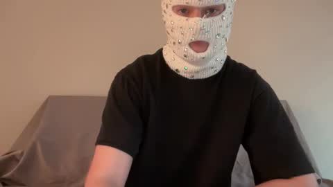 ipoundsissys online show from December 21, 10:49 pm