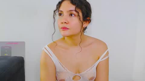 Snapshot of iris_caprice chatting on September 28, 1:58 am Instagram iris caprice online show from September 28, 1:58 am