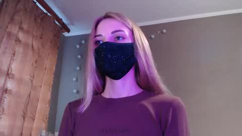 Snapshot of iris_lave chatting on September 23, 3:39 pm Lily online show from September 23, 3:39 pm