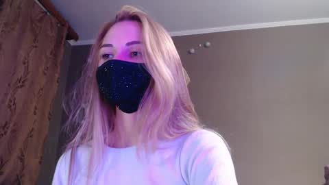 Snapshot of iris_lave chatting on September 26, 4:15 pm Lily online show from September 26, 4:15 pm