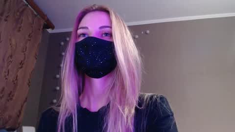 Snapshot of iris_lave chatting on September 27, 4:16 pm Lily online show from September 27, 4:16 pm