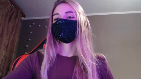 Snapshot of iris_lave chatting on October 22, 5:47 pm Lily online show from October 22, 5:47 pm