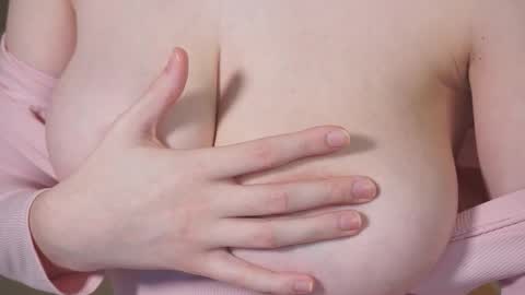 Snapshot of iris_pure chatting on October 18, 6:23 pm iris_pure online show from October 18, 6:23 pm
