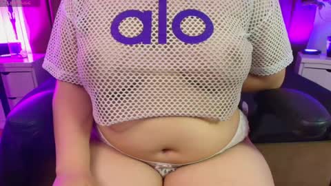 iris_roses online show from May 25, 8:37 pm