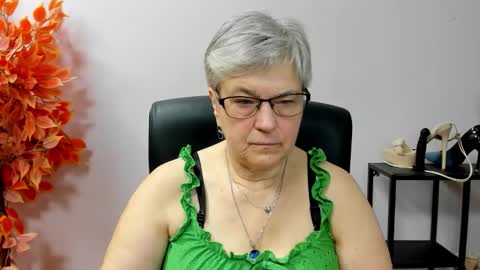 I R I S online show from December 19, 7:37 am