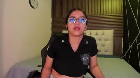 Iris Fyre  online show from June 24, 12:23 pm