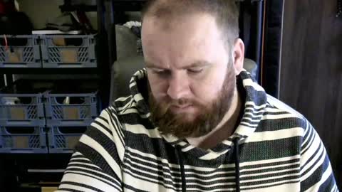 Snapshot of irishdaddy24 chatting on December 24, 10:55 am twitter theirishman205 online show from December 24, 10:55 am