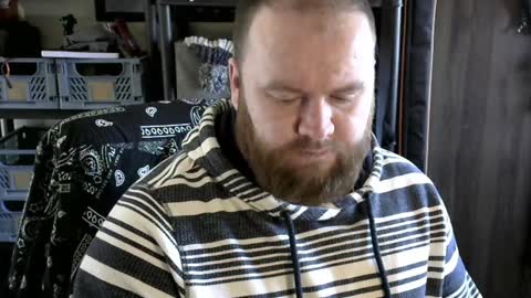 Snapshot of irishdaddy24 chatting on December 22, 1:00 pm twitter theirishman205 online show from December 22, 1:00 pm