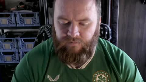 Snapshot of irishdaddy24 chatting on January 24, 11:48 am twitter theirishman205 online show from January 24, 11:48 am