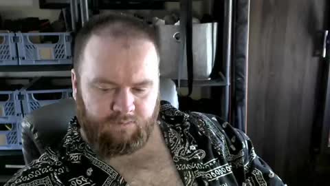 Snapshot of irishdaddy24 chatting on February 22, 12:18 pm twitter theirishman205 online show from February 22, 12:18 pm